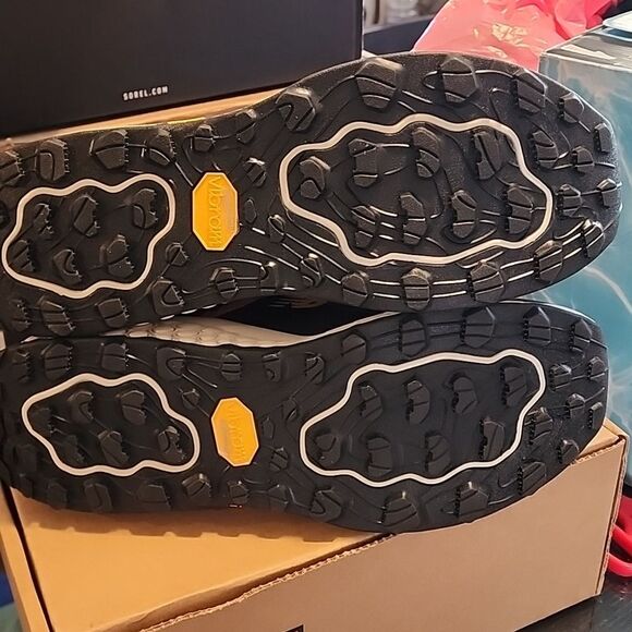 New Balance Fresh Foam X Hierro v7 Electronic Red and Black Sneakers size 11.5 2 - Picture 7 of 7